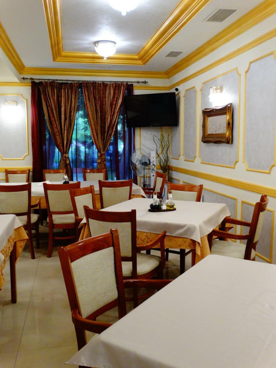 Vesta Hotel มอนตานา ภายนอก รูปภาพ